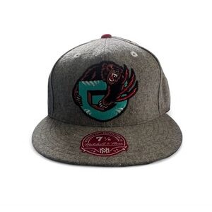 NWT Retro Mitchell & Ness NBA Vancouver Grizzlies Flannel Fitted Hat 7 1/8